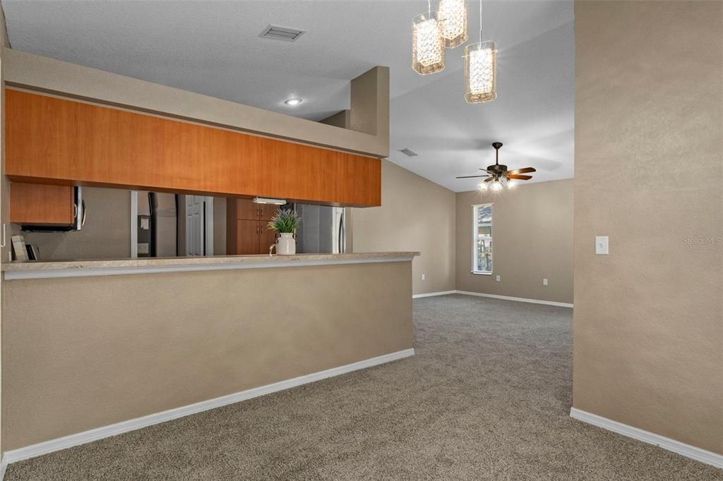 待售: $208,000 (3 贝兹, 2 浴室, 1147 平方英尺)