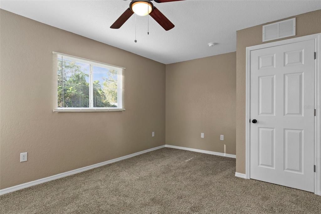 待售: $208,000 (3 贝兹, 2 浴室, 1147 平方英尺)