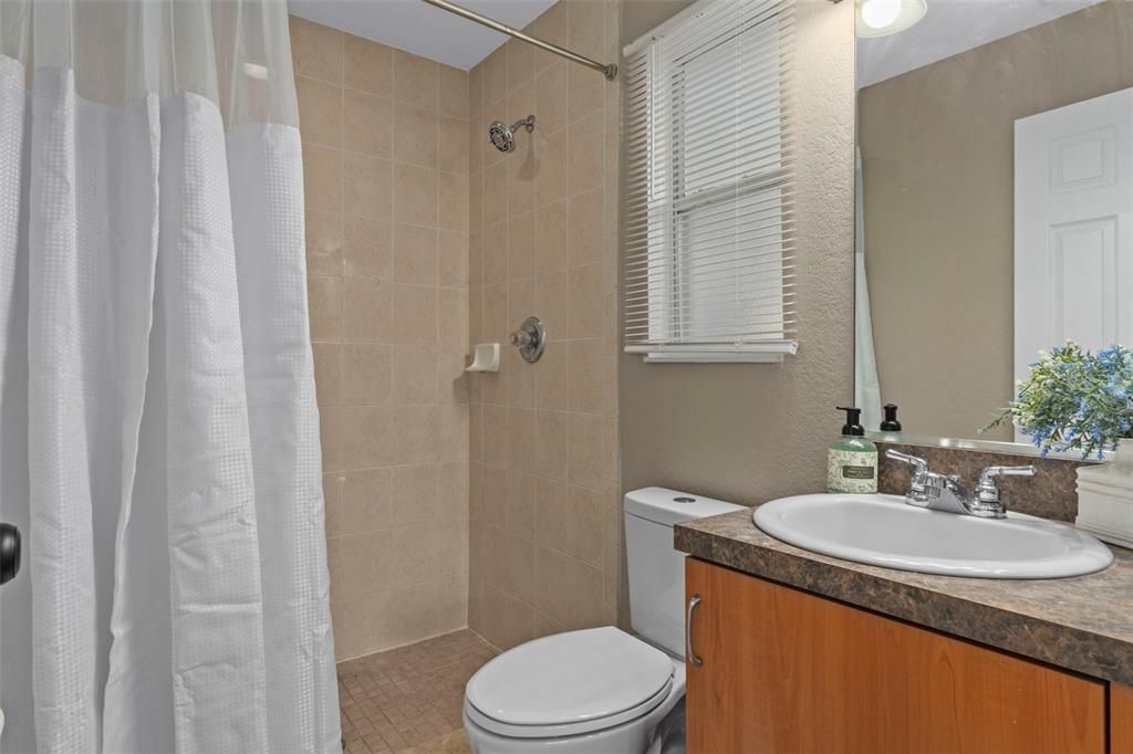 待售: $208,000 (3 贝兹, 2 浴室, 1147 平方英尺)