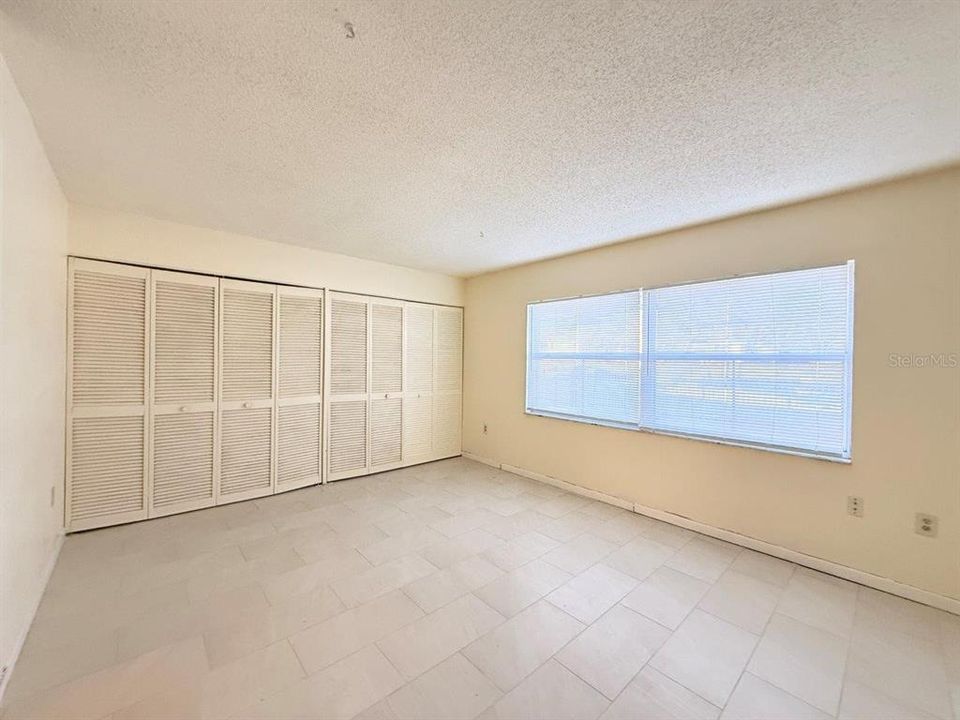 Active With Contract: $1,150 (1 beds, 1 baths, 750 Square Feet)