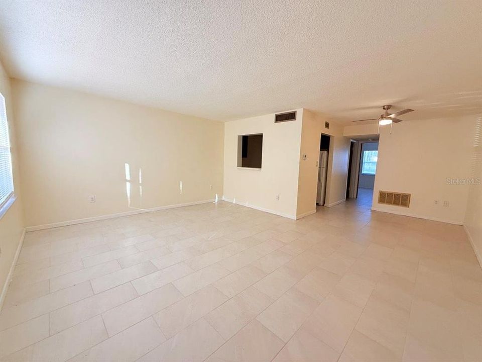 Active With Contract: $1,150 (1 beds, 1 baths, 750 Square Feet)
