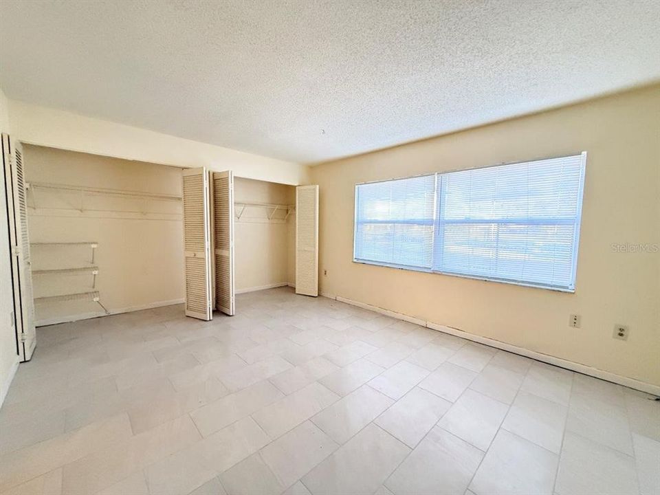 Active With Contract: $1,150 (1 beds, 1 baths, 750 Square Feet)