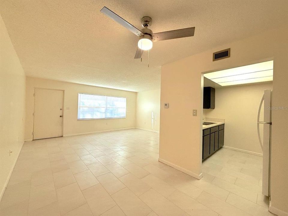 Active With Contract: $1,150 (1 beds, 1 baths, 750 Square Feet)