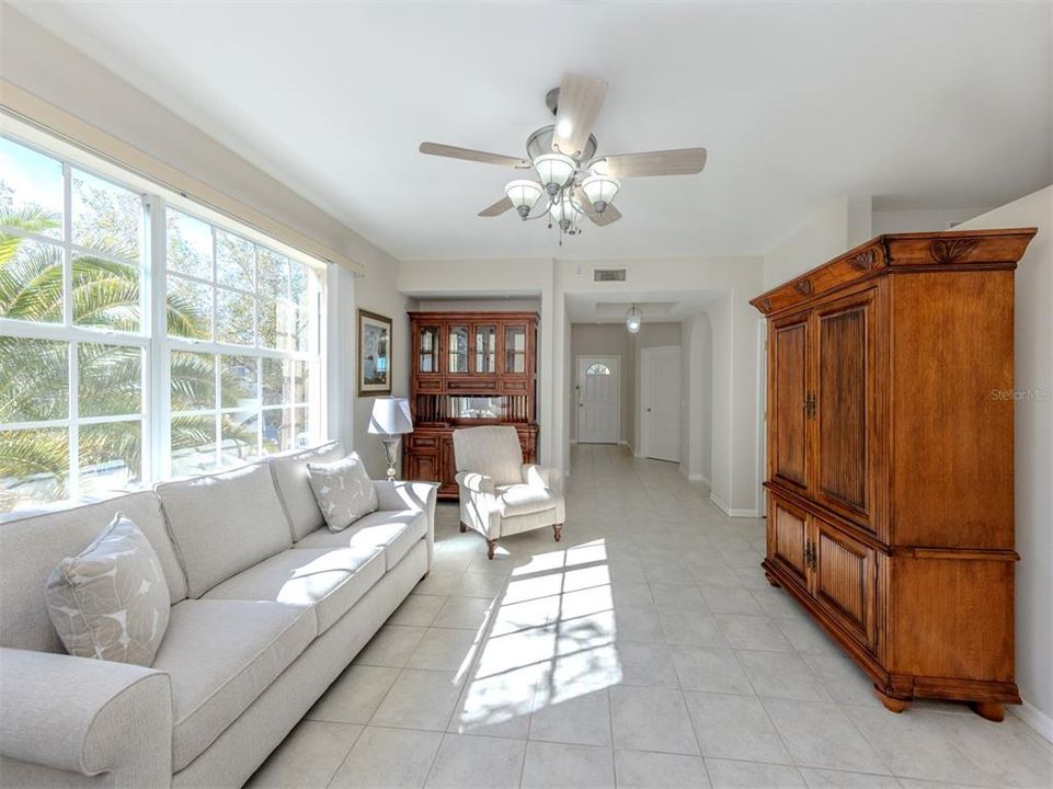 En Venta: $280,000 (3 camas, 2 baños, 1524 Pies cuadrados)