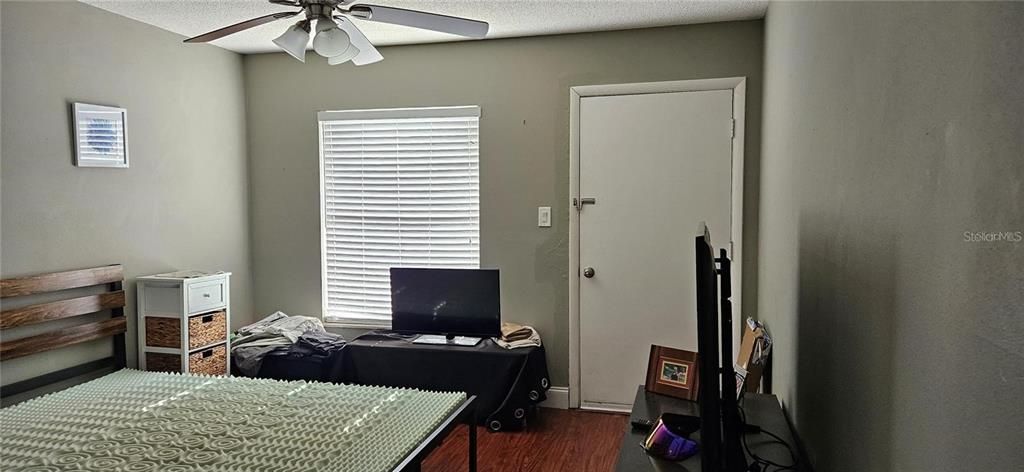 На продажу: $134,500 (2 спален, 1 ванн, 925 Квадратных фут)