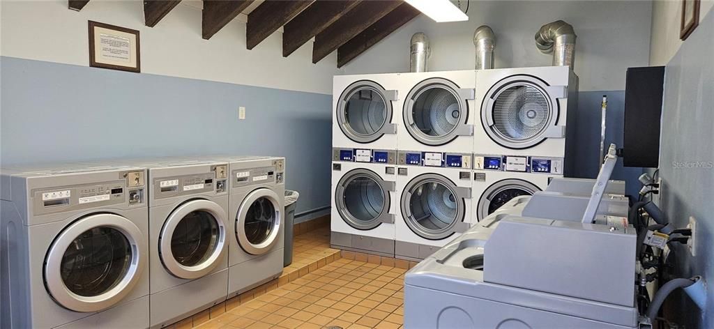 На продажу: $134,500 (2 спален, 1 ванн, 925 Квадратных фут)