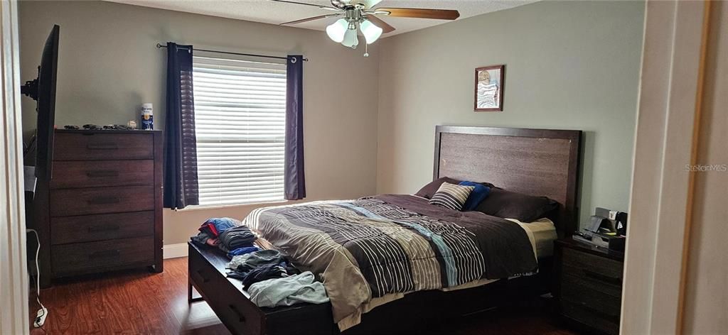 На продажу: $134,500 (2 спален, 1 ванн, 925 Квадратных фут)