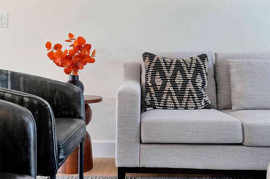 合同活跃: $329,900 (3 贝兹, 2 浴室, 1168 平方英尺)