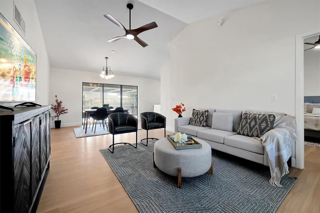 合同活跃: $329,900 (3 贝兹, 2 浴室, 1168 平方英尺)