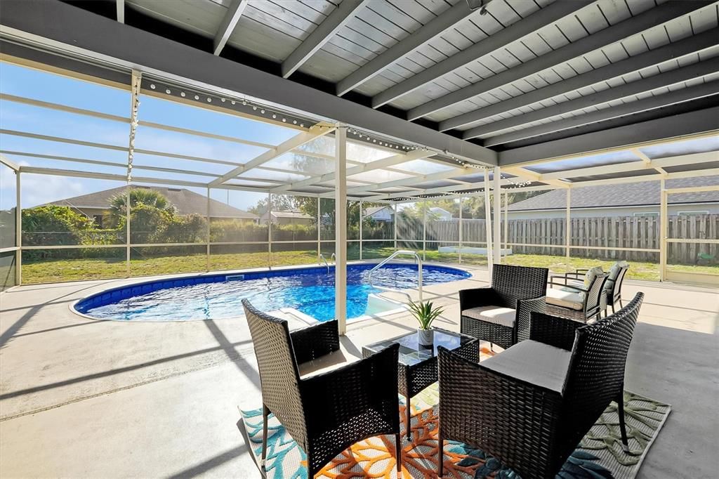 合同活跃: $329,900 (3 贝兹, 2 浴室, 1168 平方英尺)