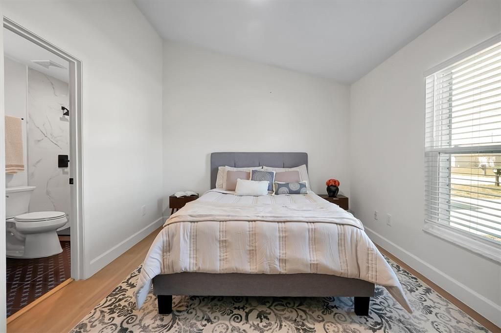 合同活跃: $329,900 (3 贝兹, 2 浴室, 1168 平方英尺)