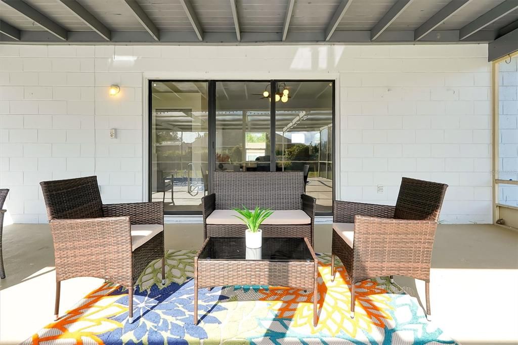 合同活跃: $329,900 (3 贝兹, 2 浴室, 1168 平方英尺)