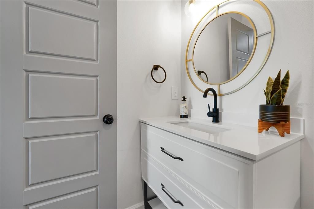 合同活跃: $329,900 (3 贝兹, 2 浴室, 1168 平方英尺)