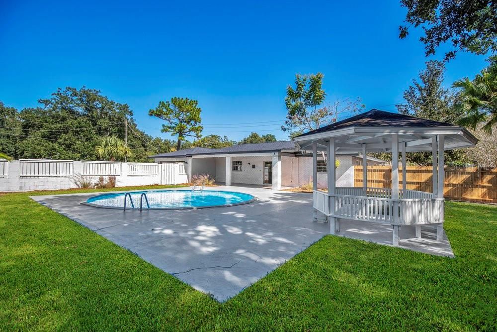 Active With Contract: $369,900 (3 beds, 2 baths, 2197 Square Feet)