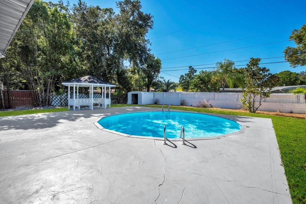 Active With Contract: $369,900 (3 beds, 2 baths, 2197 Square Feet)