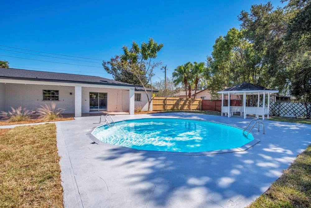 Active With Contract: $369,900 (3 beds, 2 baths, 2197 Square Feet)