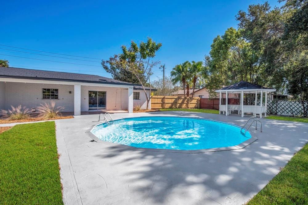 Active With Contract: $369,900 (3 beds, 2 baths, 2197 Square Feet)