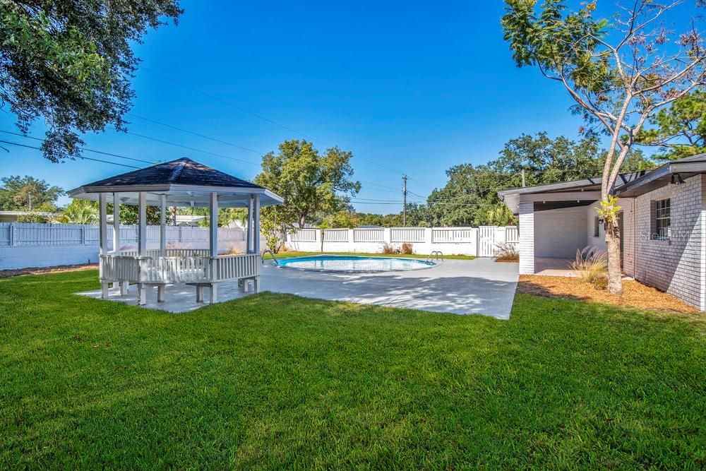 Active With Contract: $369,900 (3 beds, 2 baths, 2197 Square Feet)