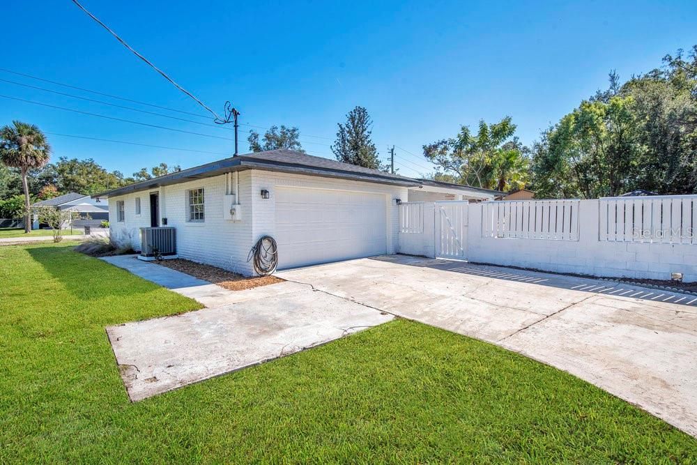 Active With Contract: $369,900 (3 beds, 2 baths, 2197 Square Feet)