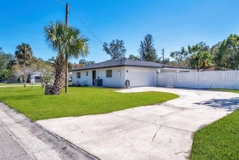 Active With Contract: $369,900 (3 beds, 2 baths, 2197 Square Feet)