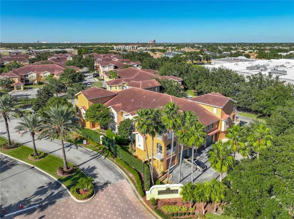 合同活跃: $199,900 (1 贝兹, 1 浴室, 895 平方英尺)