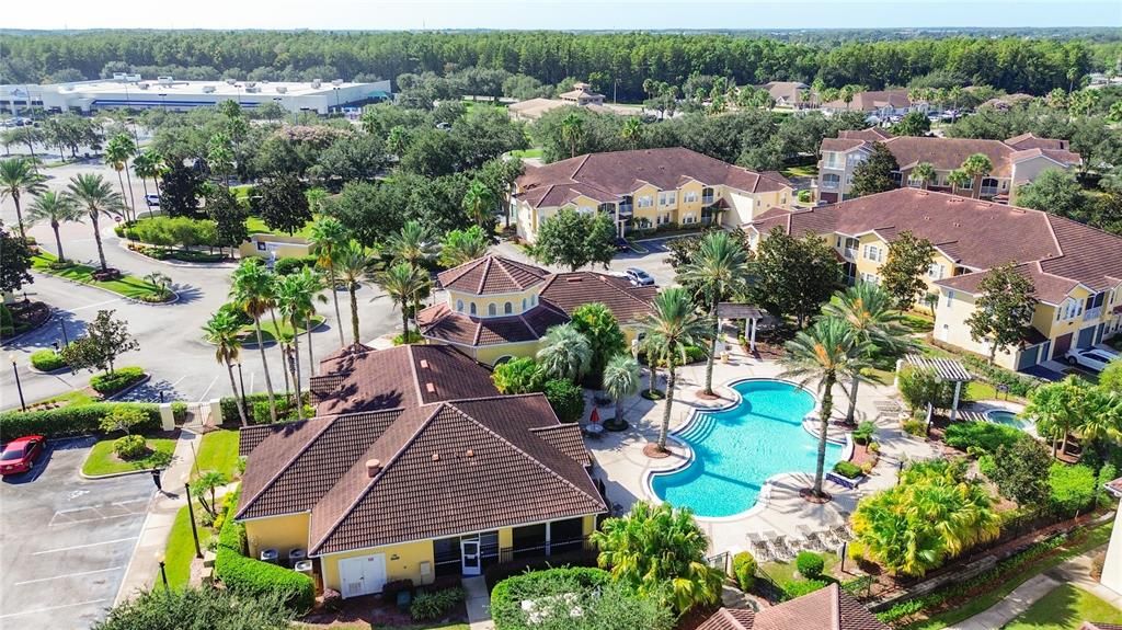 合同活跃: $199,900 (1 贝兹, 1 浴室, 895 平方英尺)