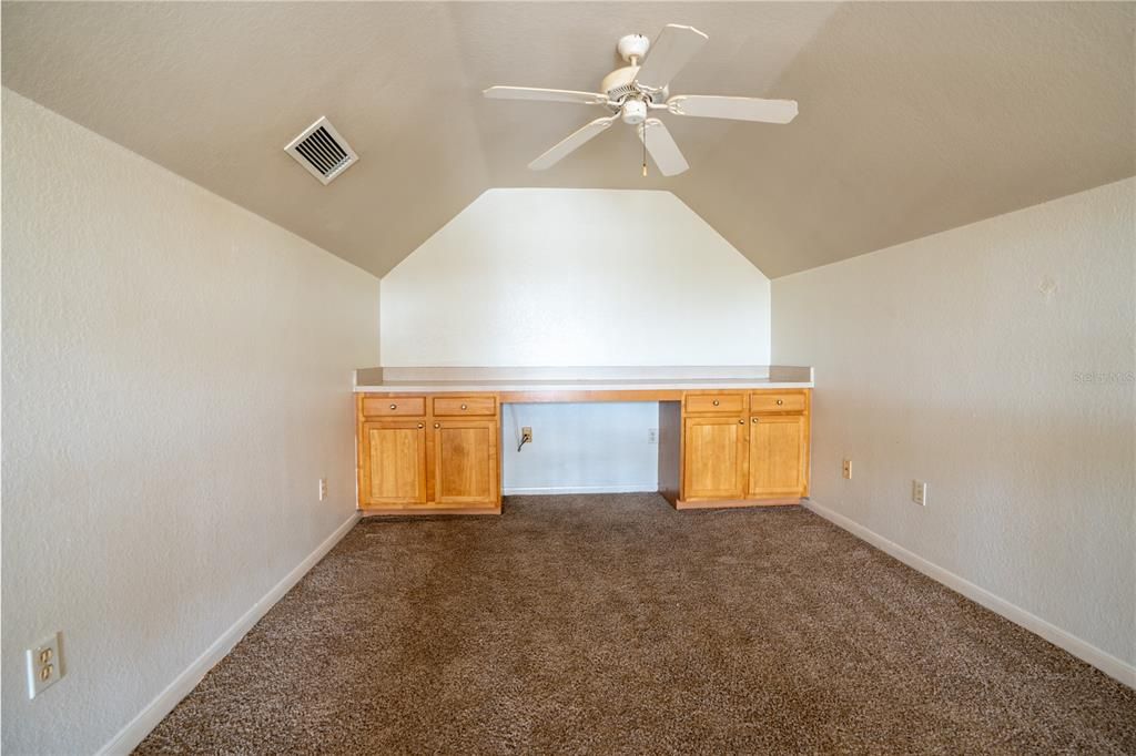 For Rent: $1,900 (2 beds, 2 baths, 1255 Square Feet)