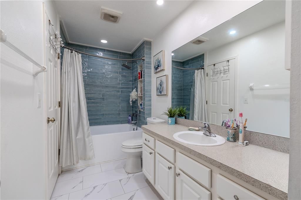 For Sale: $240,000 (2 beds, 1 baths, 1146 Square Feet)