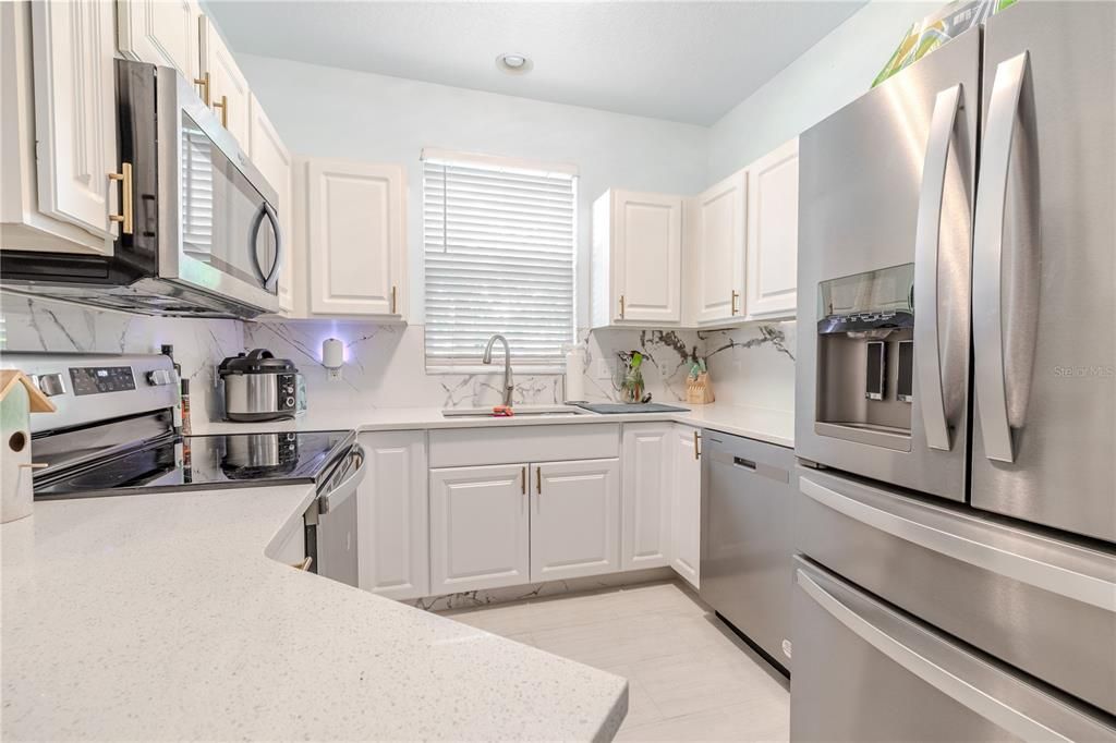 For Sale: $240,000 (2 beds, 1 baths, 1146 Square Feet)