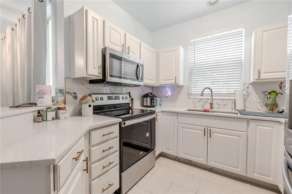 For Sale: $240,000 (2 beds, 1 baths, 1146 Square Feet)