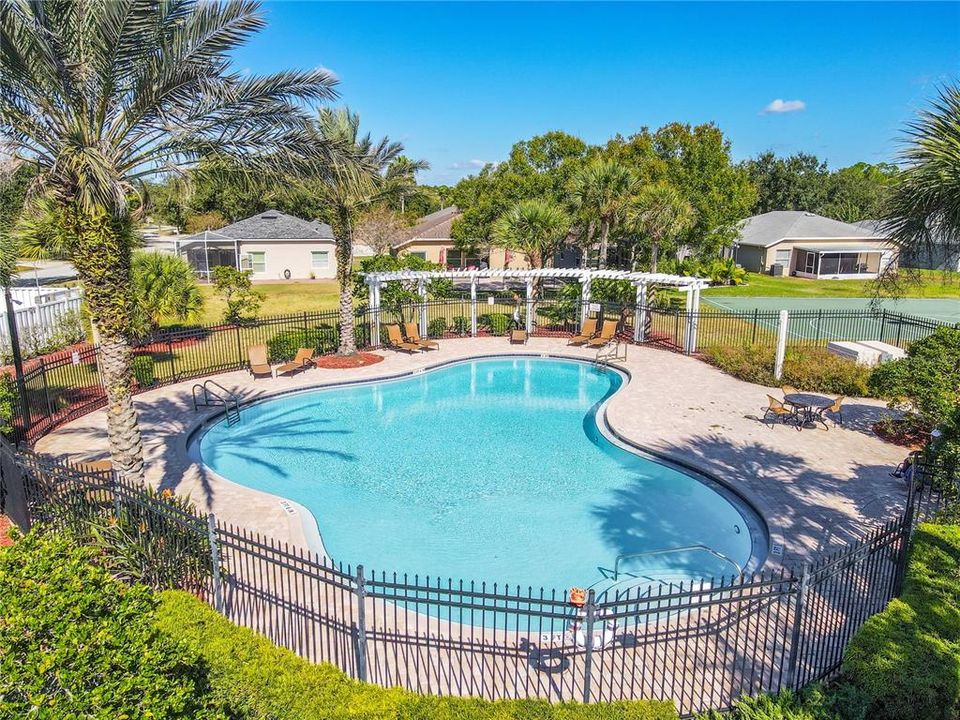 For Sale: $240,000 (2 beds, 1 baths, 1146 Square Feet)