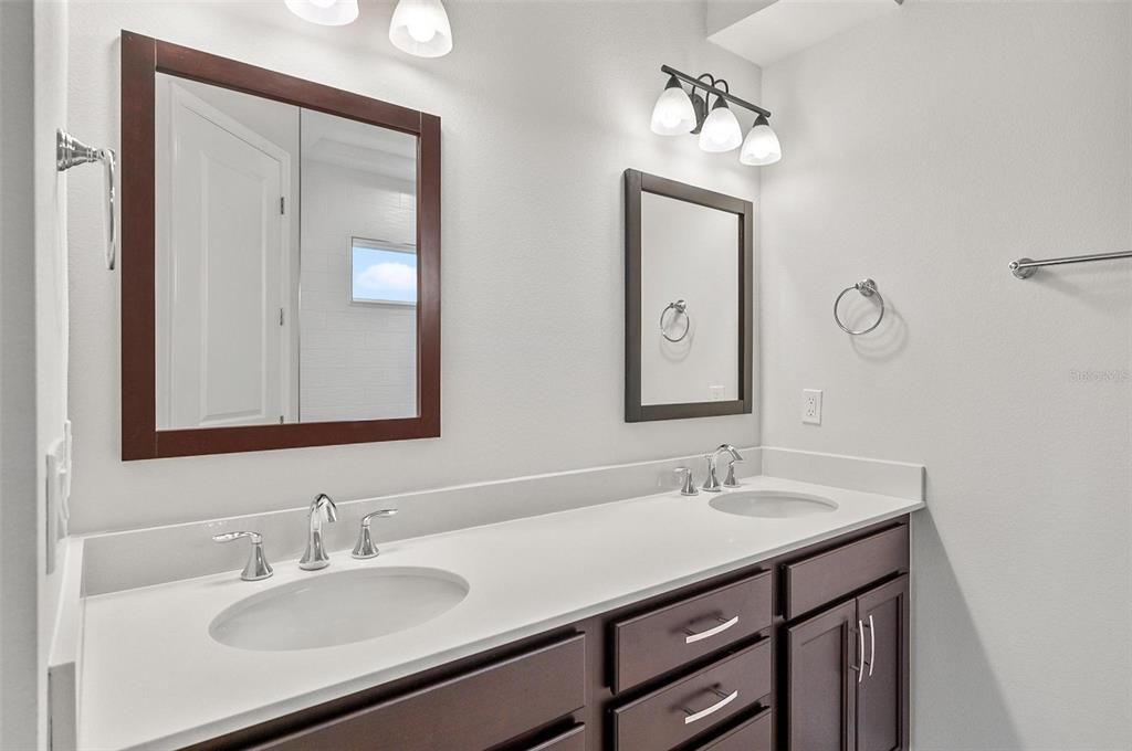 В аренду: $3,600 (3 спален, 3 ванн, 1845 Квадратных фут)