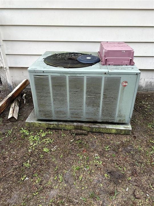 Activo con contrato: $155,000 (3 camas, 2 baños, 1449 Pies cuadrados)