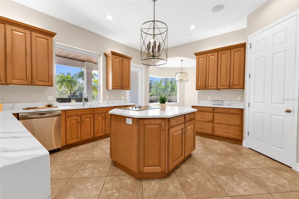 For Sale: $1,100,000 (5 beds, 4 baths, 5761 Square Feet)