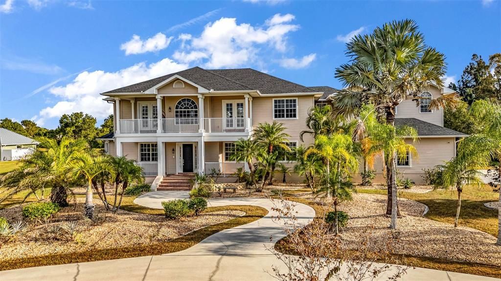 For Sale: $1,100,000 (5 beds, 4 baths, 5761 Square Feet)