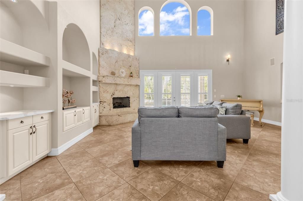 For Sale: $1,100,000 (5 beds, 4 baths, 5761 Square Feet)