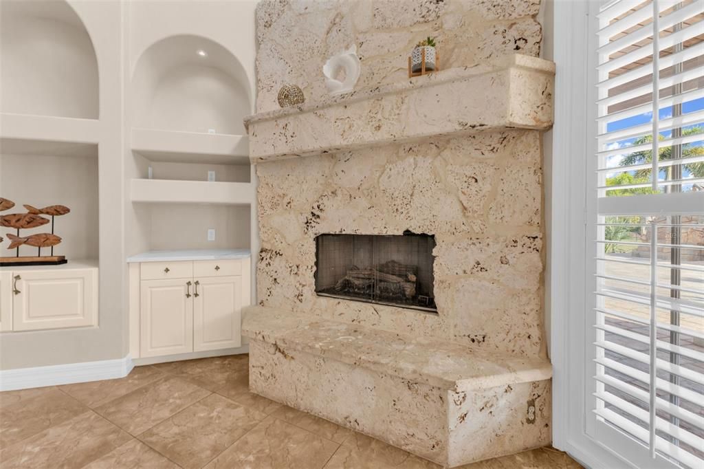 For Sale: $1,100,000 (5 beds, 4 baths, 5761 Square Feet)