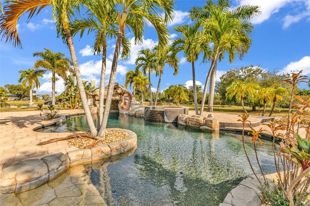 For Sale: $1,100,000 (5 beds, 4 baths, 5761 Square Feet)