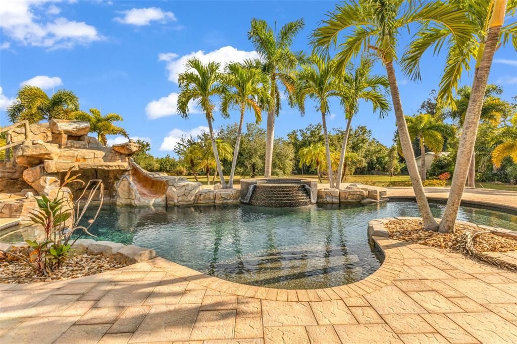 For Sale: $1,100,000 (5 beds, 4 baths, 5761 Square Feet)