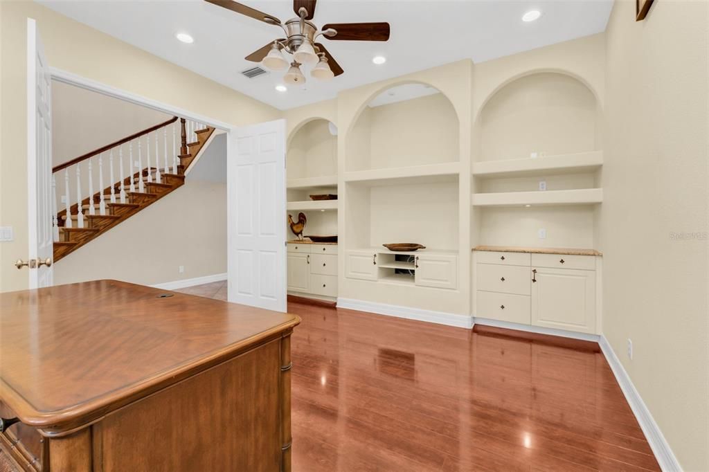 For Sale: $1,100,000 (5 beds, 4 baths, 5761 Square Feet)