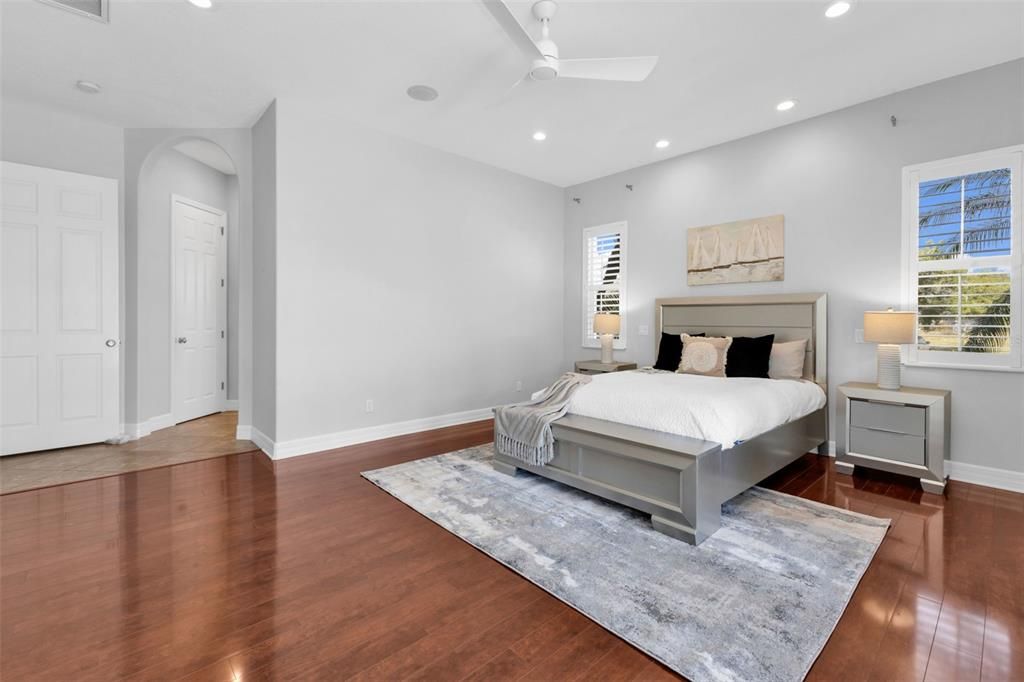 For Sale: $1,100,000 (5 beds, 4 baths, 5761 Square Feet)