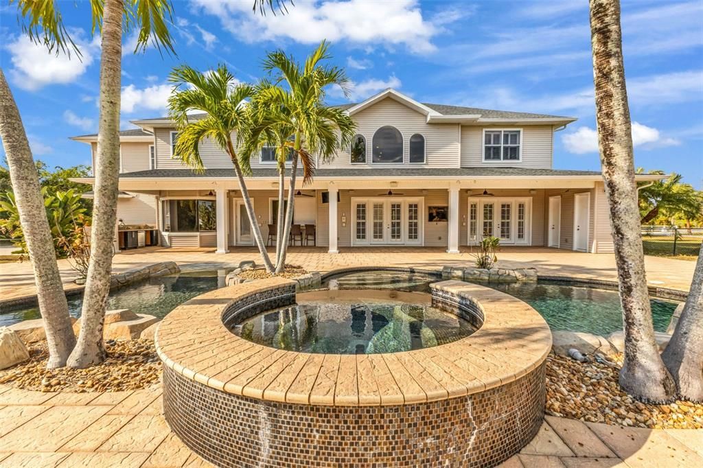 For Sale: $1,100,000 (5 beds, 4 baths, 5761 Square Feet)