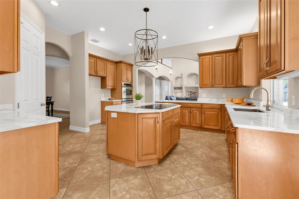 For Sale: $1,100,000 (5 beds, 4 baths, 5761 Square Feet)