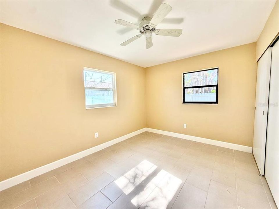 For Rent: $1,875 (2 beds, 1 baths, 725 Square Feet)