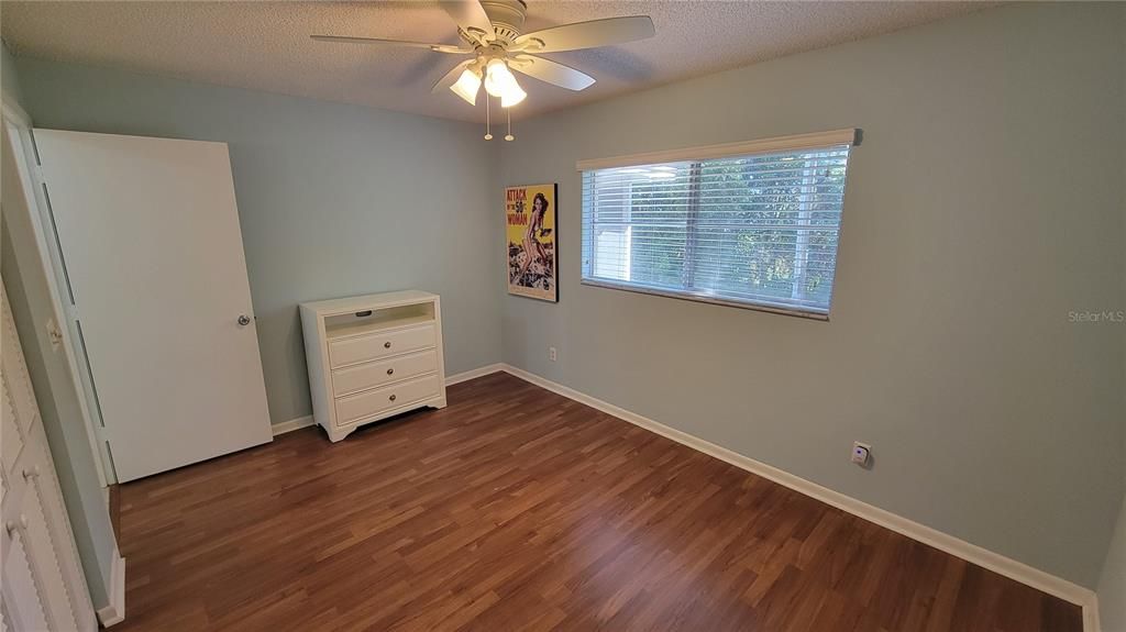 待售: $140,000 (2 贝兹, 2 浴室, 1151 平方英尺)