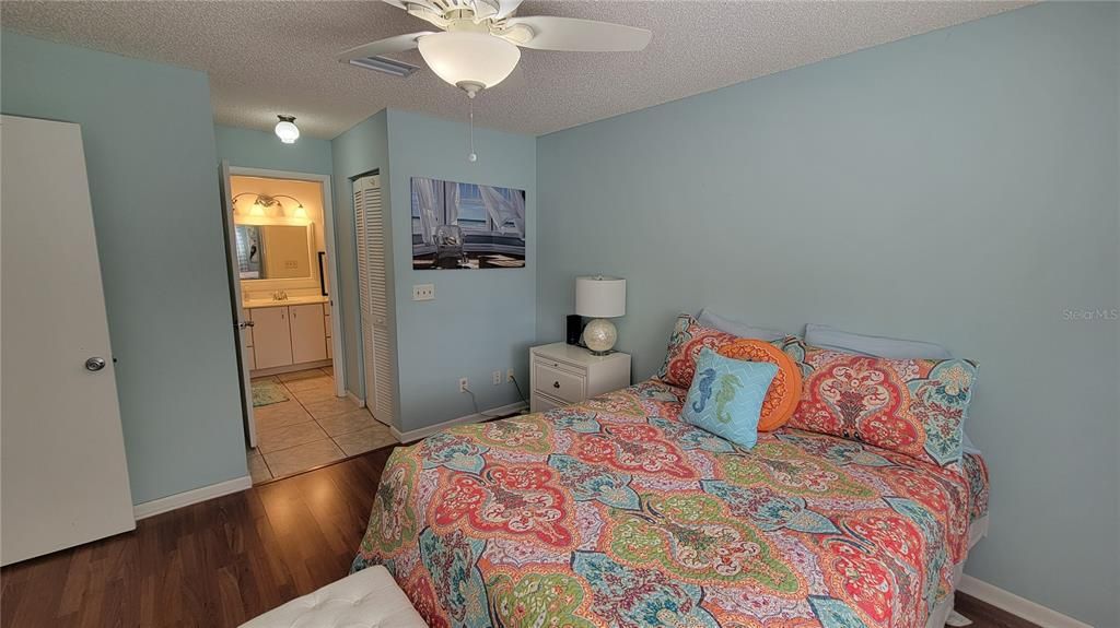 待售: $140,000 (2 贝兹, 2 浴室, 1151 平方英尺)