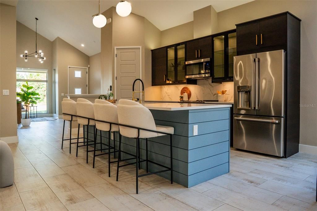 На продажу: $654,900 (3 спален, 2 ванн, 2145 Квадратных фут)