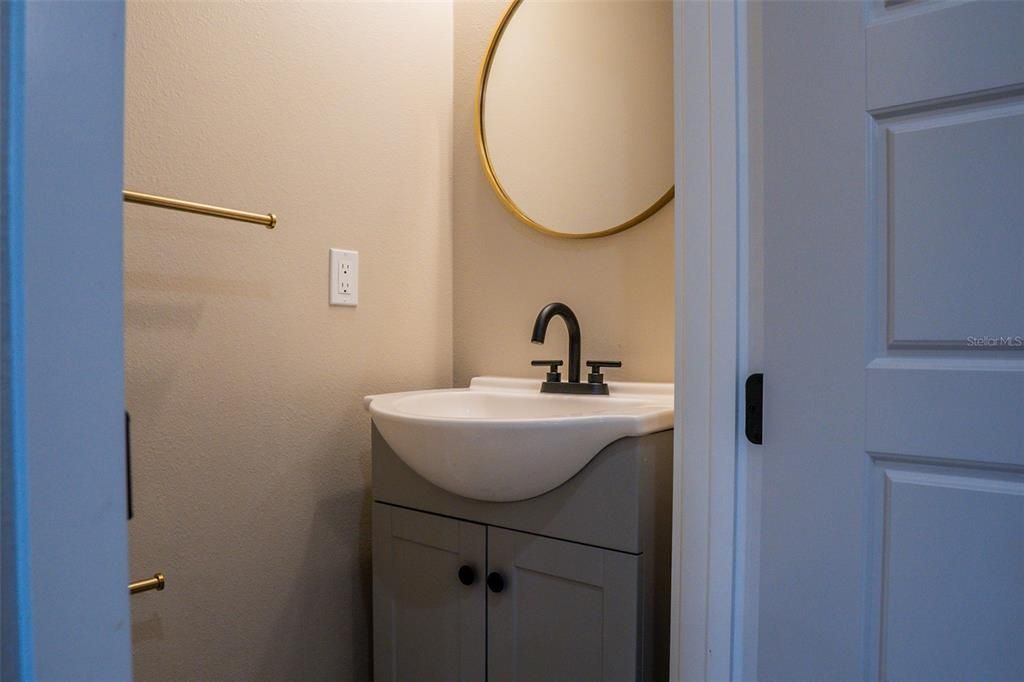 На продажу: $654,900 (3 спален, 2 ванн, 2145 Квадратных фут)