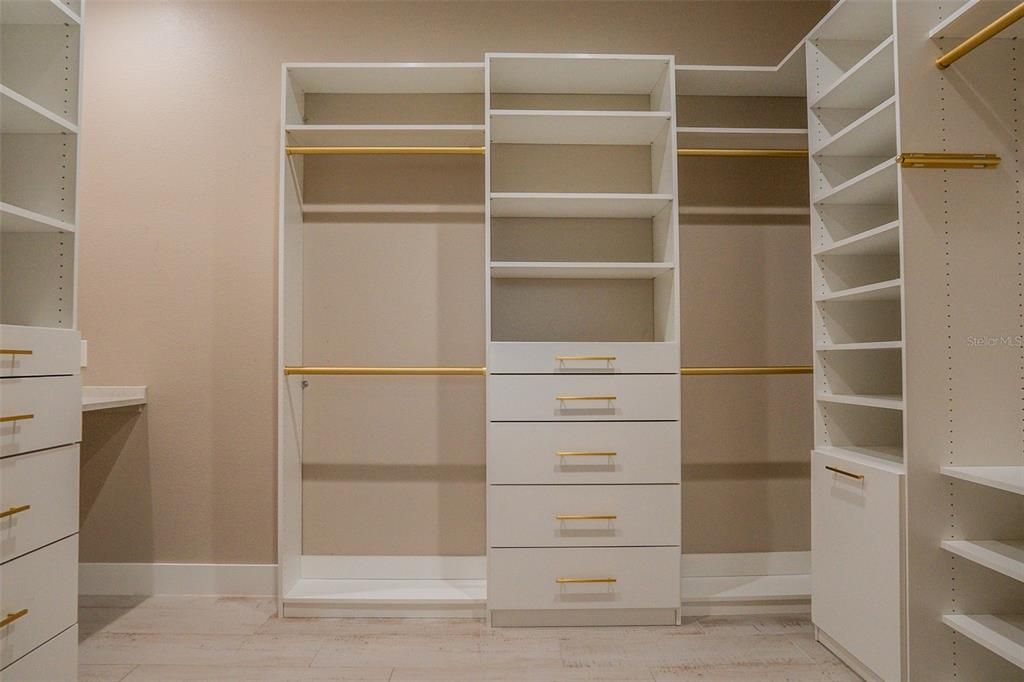 На продажу: $654,900 (3 спален, 2 ванн, 2145 Квадратных фут)