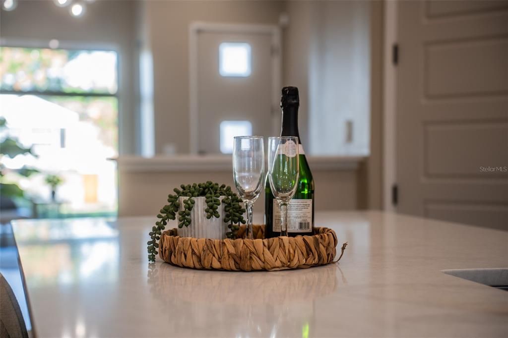 На продажу: $654,900 (3 спален, 2 ванн, 2145 Квадратных фут)